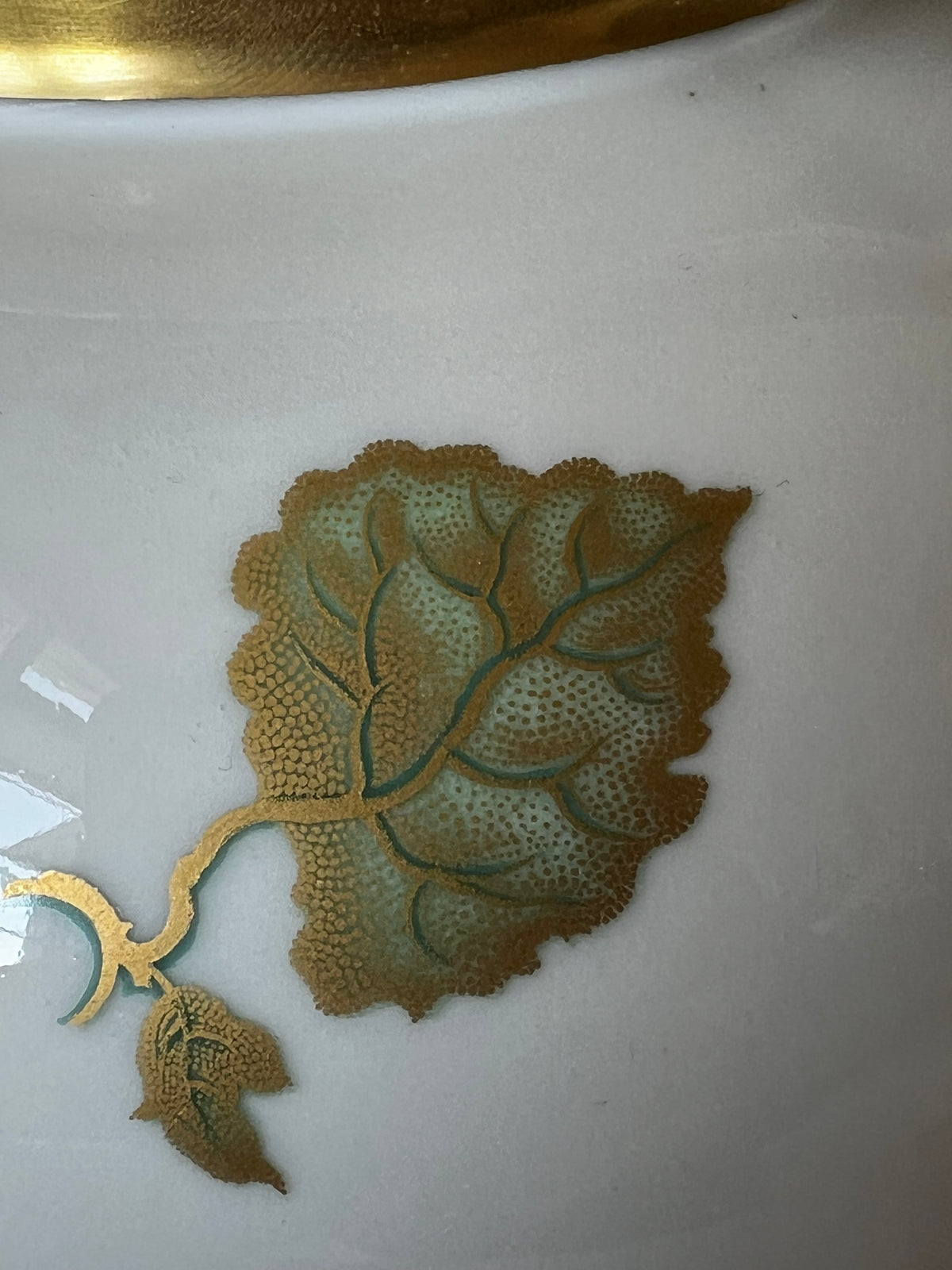     Teal-green and stippled gold botanical detail on Gerold Porzellan ginger jar