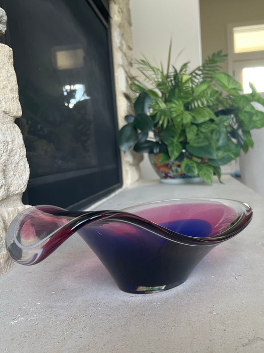 Vintage Flygsfors art glass bowl with sweeping pink rim and deep cobalt blue interior. 